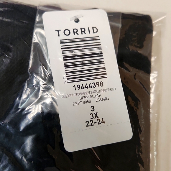 ❤️NWT VINTAGE TORRID TEE - LACE SLEEVE - SUPER SOFT - V NECK HENLEY - PLUS SIZE - Picture 8 of 13